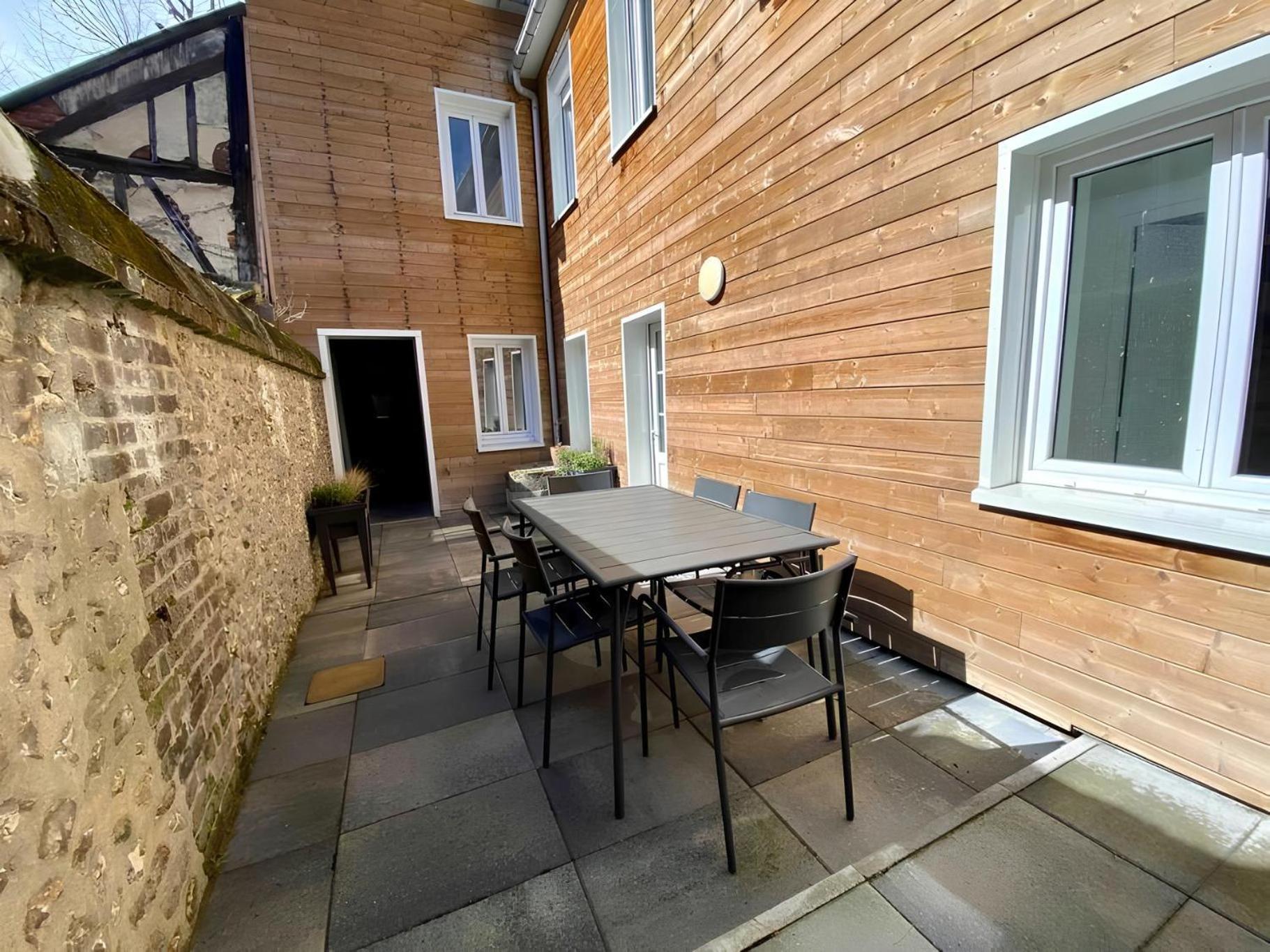 Maison Spacieuse Avec Exterieur Menage Et Linges Inclus